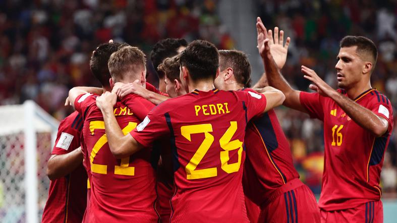 España ganó, goleó y gustó ante una frágil Costa Rica | RESUMEN