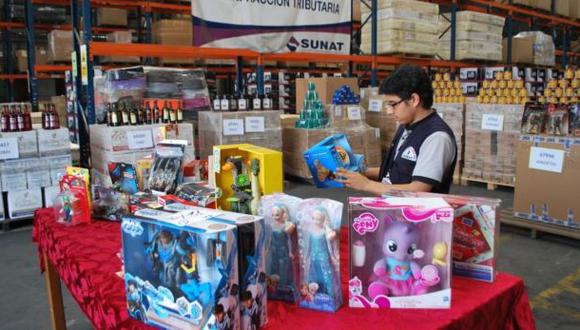 Incautan 675 juguetes de colección en C.C. Arenales