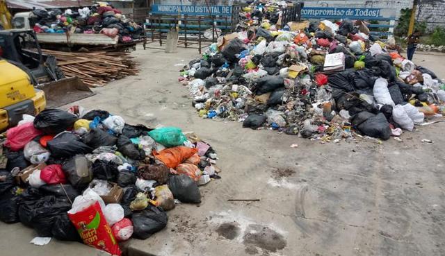Loreto: hallan 24 toneladas de basura en pool de maquinarias de municipio de Punchana. (Foto: Daniel Carbajal)