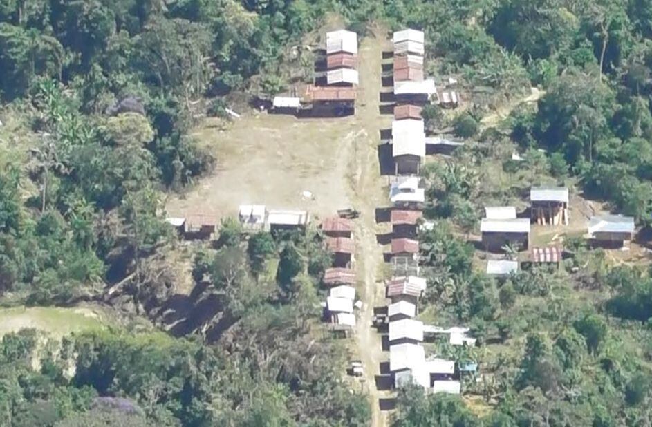 Vista aérea de Alto Mantaro, uno de los centros poblados de Vizcatán del Ene de donde varias familias han huido por el asedio del terrorismo.
