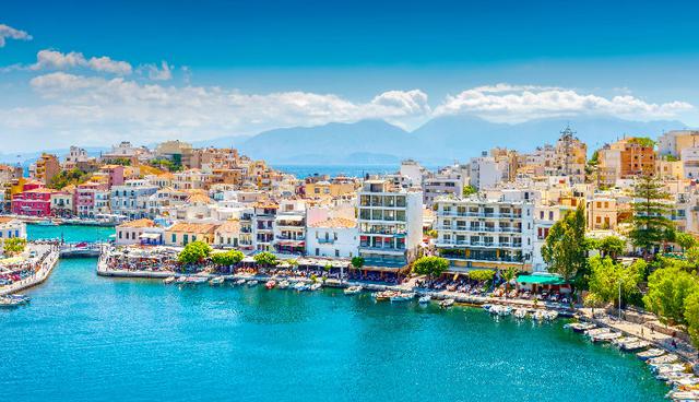 Toma un ferry de Atenas a Creta desde 33 euros por tramo. Es un viaje de nueve horas. Foto: iStock