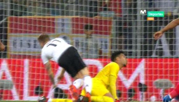 El '1' de Perú rechazó un gran disparo de gol de Marco Reus, que por poco termina en las redes nacionales. (Foto: captura de video)