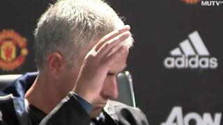 Mourinho fue interrumpido por un mosquito en rueda de prensa