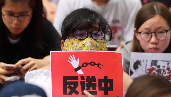 Las 'Madres de Hong Kong' se sienten ultrajadas por los comentarios de Lam en los que se comparó a sí misma con una madre y a los manifestantes con hijos malcriados. (Foto: EFE)