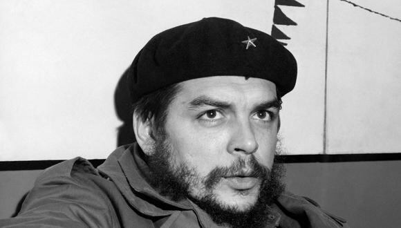 Ernesto Che Guevara, posa en enero de 1965. (Foto de AFP)