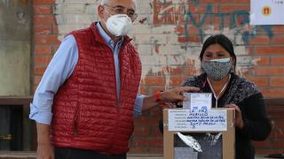 Carlos Mesa emite su voto y afirma que es un “momento fundamental para Bolivia”