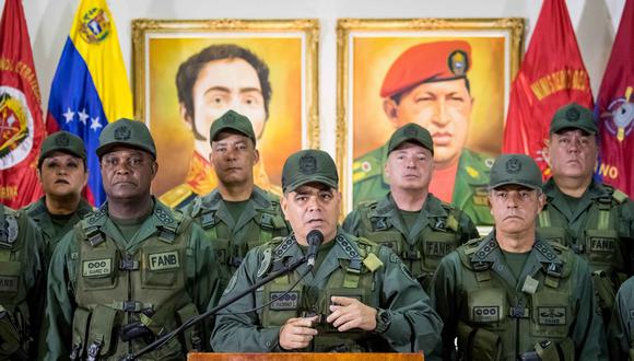 El ministro de Defensa de Venezuela, Vladimir Padrino, leyó un comunicado junto a una parte del Alto Mando militar en el que ratifican su apoyo a Nicolás Maduro, que jurará el cargo el jueves. (Foto referencial, EFE).