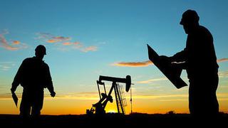 "Dos hurras por la caída de precios del petróleo", por M. Wolf