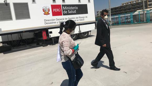 Hace más de un mes el Ministerio de Salud (MINSA) envió un hospital móvil totalmente equipado a Arequipa. Hasta la fecha este establecimiento de campaña no se usa y corre el riego de que regrese a Lima o sea derivado a otra región (Foto: Zenaida Condori).