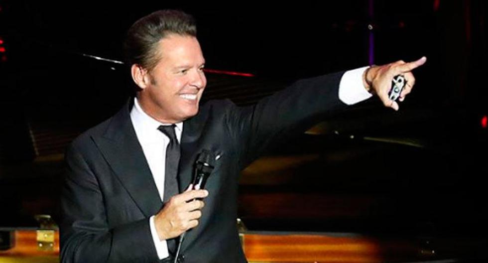 Luis Miguel fue sorprendi por fanática que saltó al escenario para besarlo.&nbsp; (Foto: Instagram)