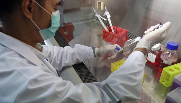 Estados Unidos acusará a China de piratear estudios sobre la vacuna contra el coronavirus. (EFE/EPA/RUNGROJ YONGRIT).