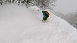 Desesperación de un snowboarder al quedar atrapado en avalancha