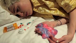 Miley Cyrus vuelve a desatar polémica con nuevo video