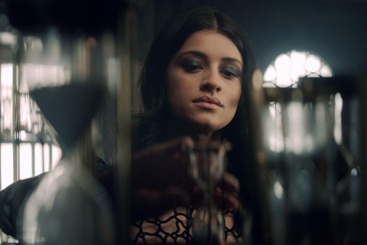 Anya Chalotra como la hechicera Yennefer en "The Witcher". (Foto: Netflix)