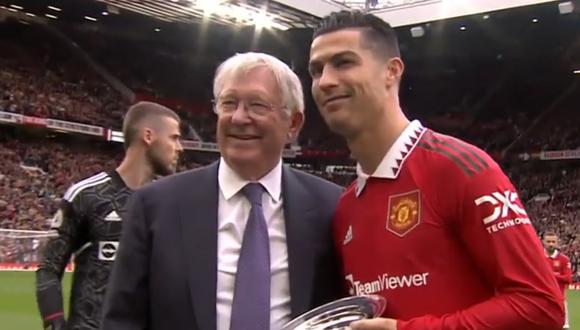 Cristiano Ronaldo recibió un reconocimiento en la previa del Manchester United vs. Newcastle. Foto: Captura de pantalla de ESPN.