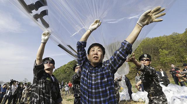 Corea del Sur envía propaganda vía globos a Corea del Norte - 9