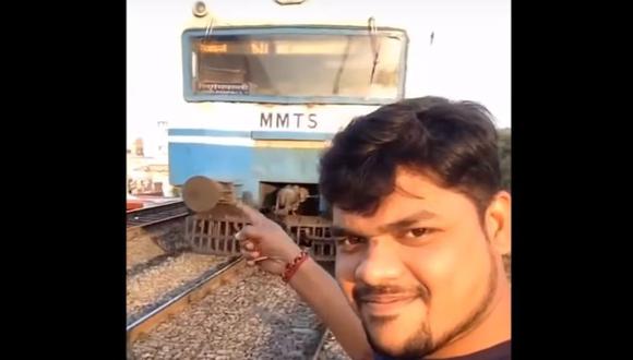 Un hombre es atropellado por un tren al intentar hacerse un selfie. (YouTube).
