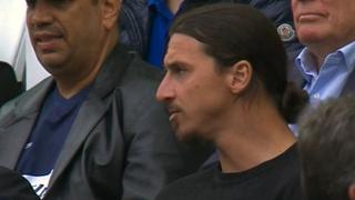 Testigo de lujo: Ibrahimovic observa el Uruguay-Inglaterra