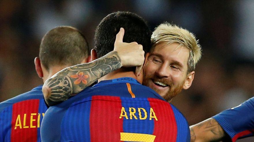 Arda Turan, volante turco que jugó con Leo en el Barcelona: "Nunca he visto a nadie como Messi. Es un milagro de Dios". (Foto: Agencia)