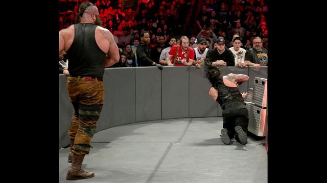 WWE: The Undertaker apareció en Raw pero terminó en la lona - 10