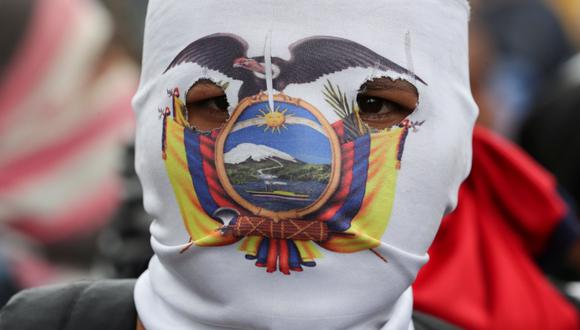 Miles de manifestantes indígenas han tomado Quito y obligado al presidente Lenín Moreno a mudar la base del Ejecutivo a Guayaquil, llevándolo al momento más complicado en sus dos años de gestión. (REUTERS/Ivan Alvarado).