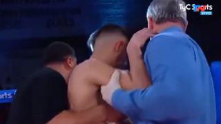 Boxeador se desvaneció en pleno veredicto de la pelea y quedó internado | VIDEO