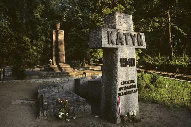 Cmentarz Wojska Polskiego w Katyniu.  (Obrazy Getty'ego).