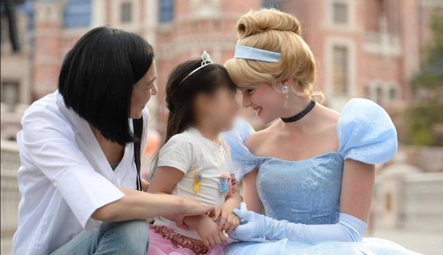 La niñera deberá comprometerse con el personaje de princesa. (Facebook: @Disney)