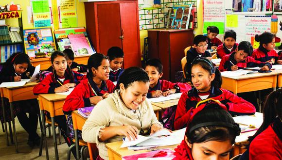 Desde el 2011, Pachacútec tiene un colegio remozado, donde adolescentes como Nayelly estudian felices.