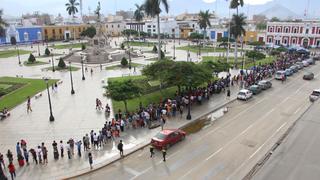 Trujillo: decenas de personas buscan un cupo aéreo del gobierno