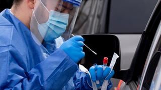Ómicron arrastra a América a su máximo récord de contagios de coronavirus en una semana 