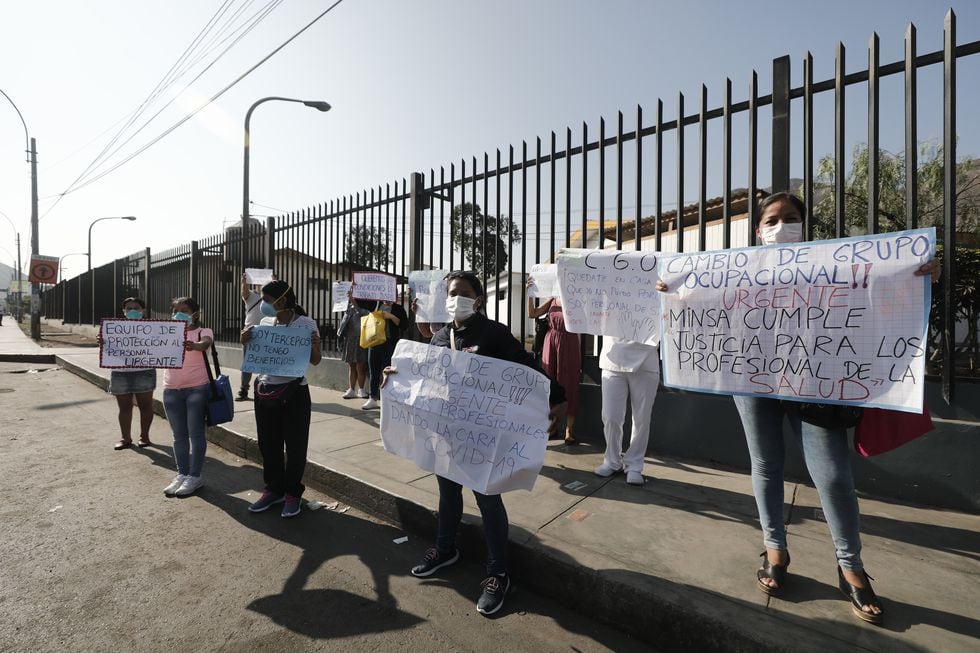 Personal del Hospital Hipólito Unanue protestó cuatro veces por falta de Equipos de Protección Personal y pagos a terceros. (Foto: GEC)