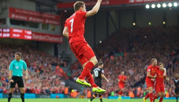 James Milner cobró el penal con un disparo de mucha calidad. El '7' de Liverpool hizo delirar a los seguidores en Anfield, recinto que acogió el partido ante PSG por la Champions League. (Foto: AFP)