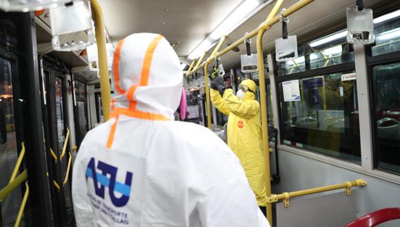 Contraloría informó que tres proveedores sin experiencia exigida fueron contratados para limpieza y desinfección de buses del Metropolitano y Corredores Complementarios. (Foto: Referencial/ATU)