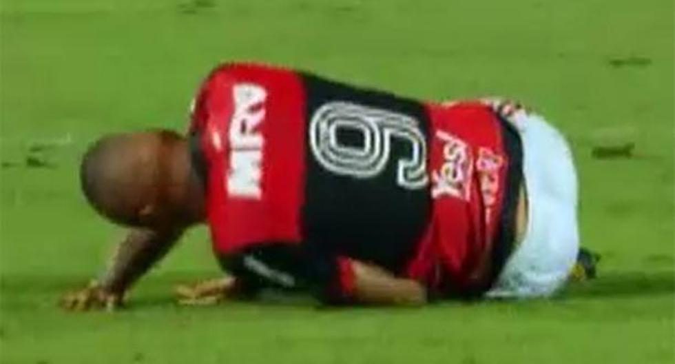 Alarma para la Selección Peruana y Ricardo Gareca. Paolo Guerrero sufrió un duro choque en el partido del Flamengo ante Bahía. Las consecuencias se vieron después. (Foto: Captura - GOLPERÚ)