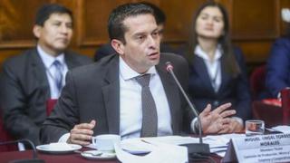 Miguel Torres "cuadra" a Yohny Lescano en la Comisión de Constitución