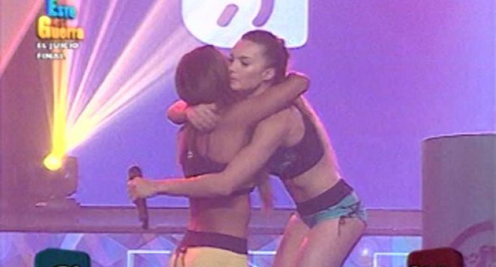 Cachaza y Angie Arizaga intentaron limar asperezas con un abrazo. (Foto: Captura América TV)