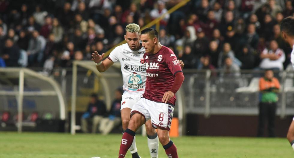 A través de la señal de FUTV, Saprissa igualó 1-1 con Alajuelense en el estadio Saprissa.