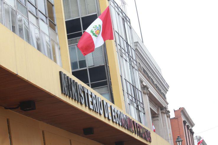 Fiestas Patrias: así lucen las banderas en fachadas del centro - 9