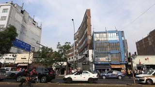 Av. Abancay: edificio de 1 metro de ancho continúa en construcción