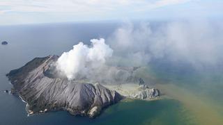 Nueva Zelanda busca a ocho personas desaparecidas por erupción de volcán