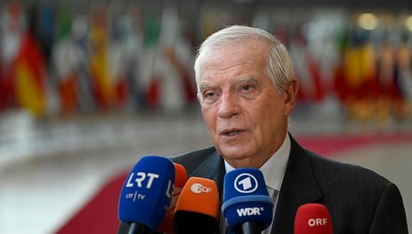 El Alto Representante de la Unión Europea para Asuntos Exteriores y Política de Seguridad, Josep Borrell, responde a los periodistas durante una reunión del Consejo de Asuntos Exteriores en la sede de la UE, en Bruselas, el 14 de noviembre de 2022. (Foto de John THYS / AFP)