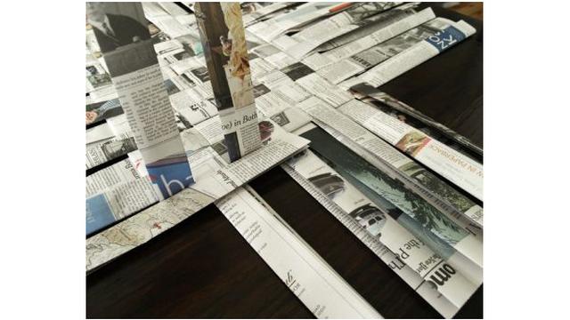 Crea tus propias canastas con periódicos reciclados - 7