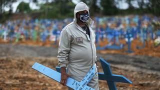 “Cuando aumentaron los entierros me asusté": el sepulturero testigo de la tragedia del coronavirus en Brasil | FOTOS