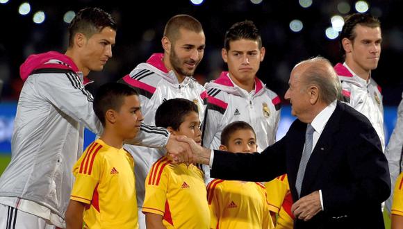 Cristiano Ronaldo: su cara tras saludar a Joseph Blatter