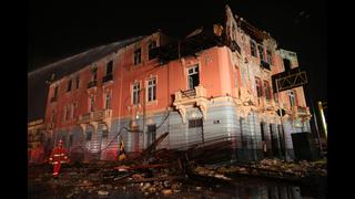 Incendio en plaza Dos de Mayo dejó en ruinas histórica casona