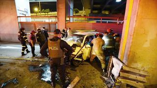 La Victoria: hombre resultó herido tras chocar su auto con columna de puente México | VIDEO