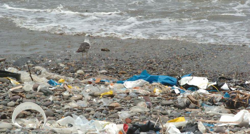 El Ministerio del Ambiente pidió disminuir el uso del plástico a fin de evitar la contaminación de los mares. (Imagen referencial/Archivo)