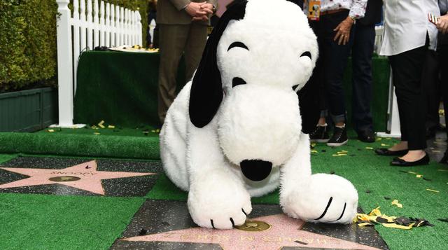Snoopy y su estrella en el Paseo de la Fama de Hollywood - 1