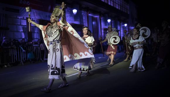 Martes 29 de octubre: en los exteriores de la Casa de la Identidad de Trujillo, un grupo de escolares hicieron una puesta en escena en honor a la Señora de Cao. (Foto: Richard Hirano)